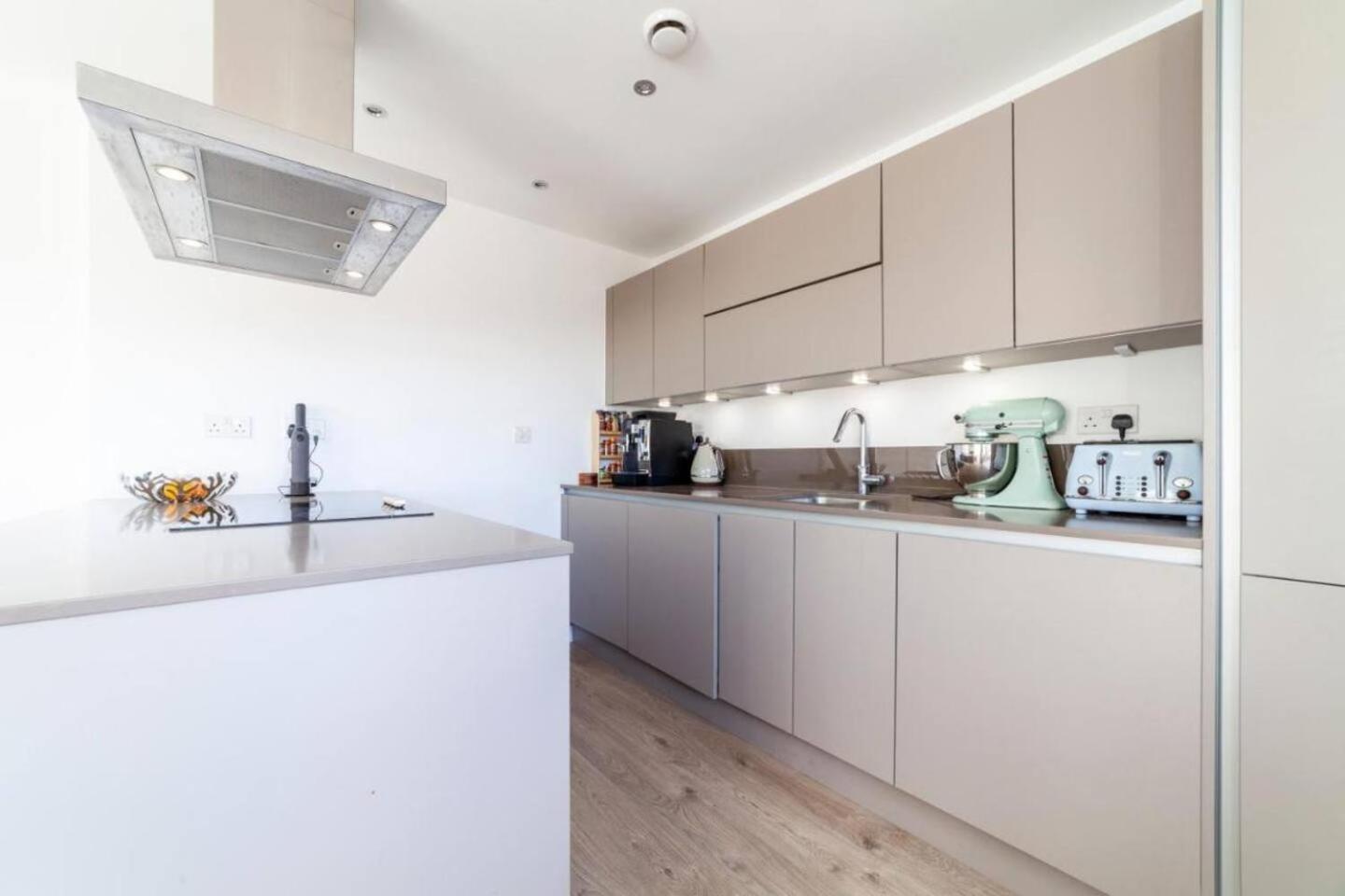 לונדון The Kentish Apartment By Camden מראה חיצוני תמונה